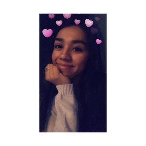 Meet your Posher, Elizabeth